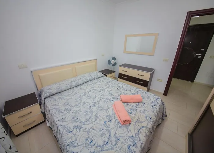 Qerret * Golem (Tirana)