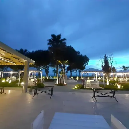 Qerret * Golem (Tirana)