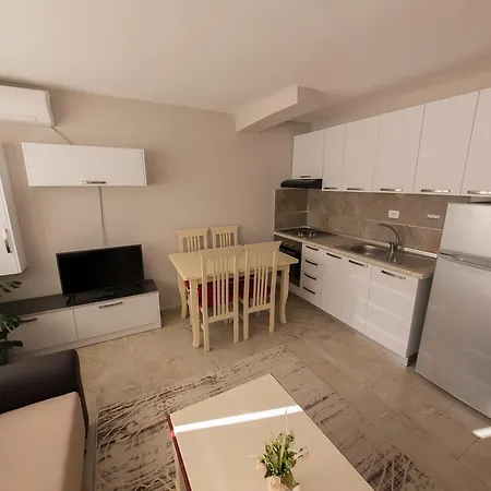 Apartament Qerret
