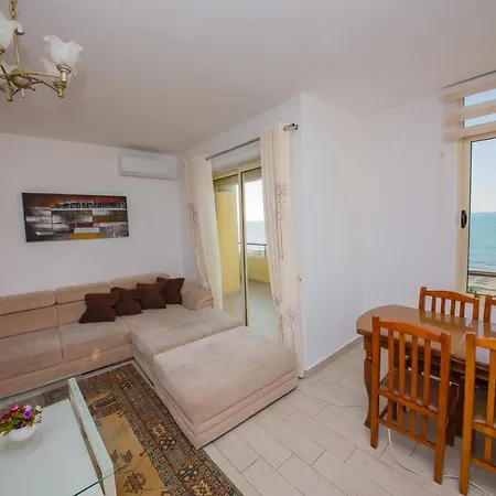 Qerret * Golem (Tirana)