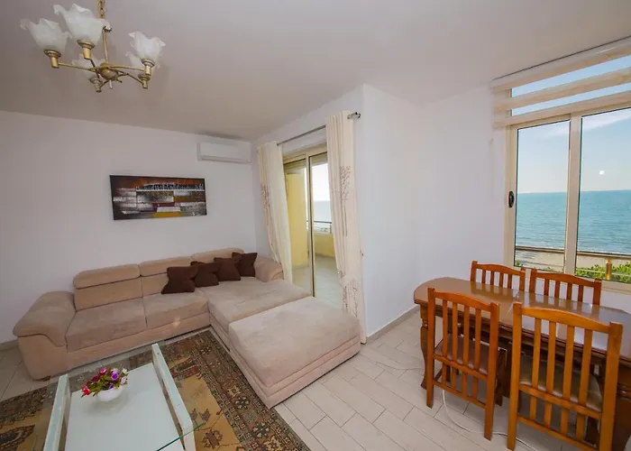 Qerret * Golem (Tirana)